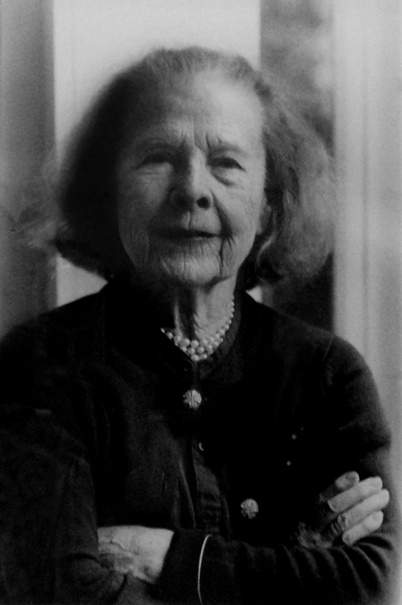On this day in 1985, our Ruthie died at her home in Edgartown, with her husband at her side. Even on that day, she worked on a play and went for a walk as usually.
When she was asked what would people say about her in 50 years, she answered: "I guess they'll say I was great." ❤