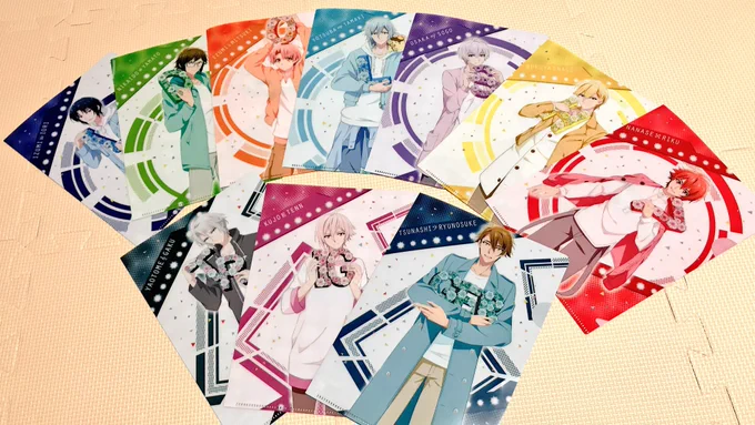 私が初めてゲットしたアイナナのグッズこれかもしれない。アニナナ1期の頃セブンで配布してたクリアファイル。#アイドリッシュセブン老人復習会 