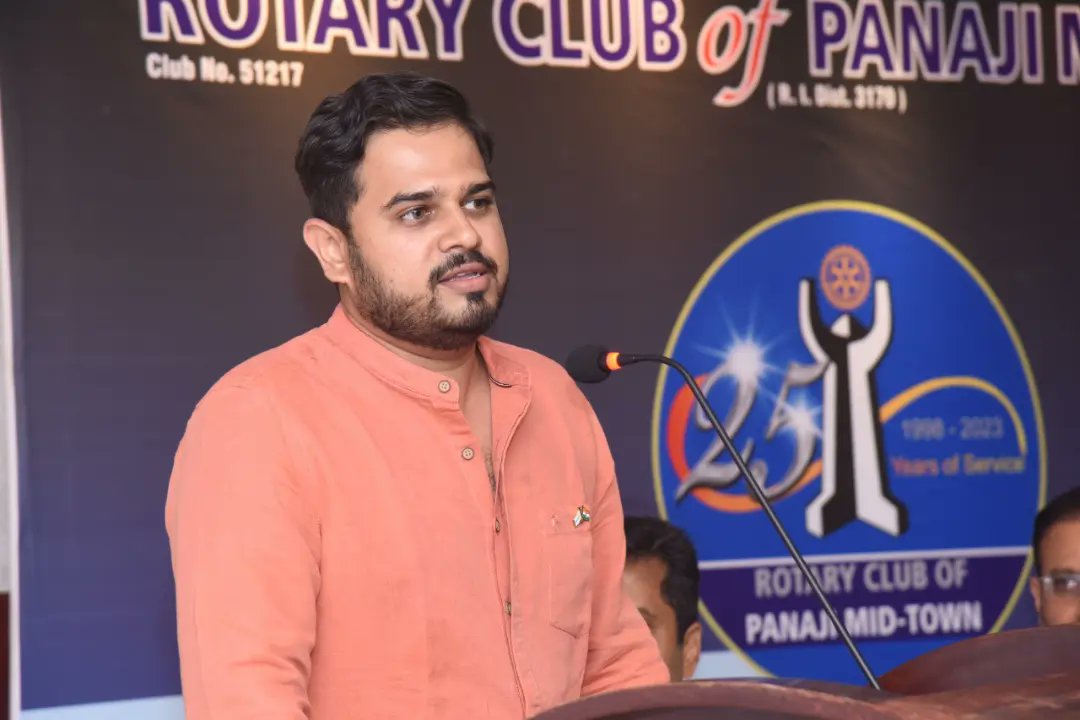 RCPanajiMT's tweet photo. RCPMT 8th weekly meeting was held on 16th Aug, continuing the flavour of Independence Day, as the clubs 3 new members Rtn Bhargav Desai, Rtn Matin Naik &amp; Rtn Rahim Virani dressed aptly in colours of the flag, spoke on their Vocation, interests and their outlook to the Rotary. https://t.co/XzUjpO8tkJ
