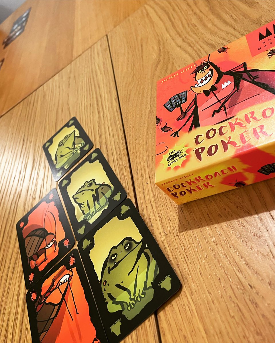 imhavingmyone's tweet photo. Another game of Cockroach Poker last night. So easy to teach and lots of laughs. #cockroachpoker #kakerlacken #boardgames #boardgamesuk #dreimagierspiele #imhavingmyone https://t.co/BdlF6o55EK