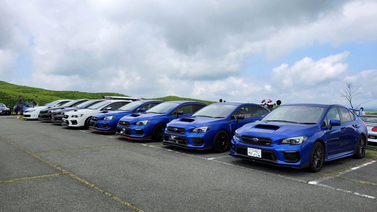 japan_pan_wrx's tweet photo. レアなお車に遭遇✌️RA-Rが2台並びで✨️✨️✨️
VAが7台、うち4台がブルーのVAB
ブルー以外はS4ってのも中々ない💦
#subaru #wrx #sti #s4 #va #インプ #subie
#invidia #wedsports #advan #subispeed #subispeedme #olm #subievibe #kyoei #leggduraracing #el53 #オフ会 https://t.co/ldqs798If5