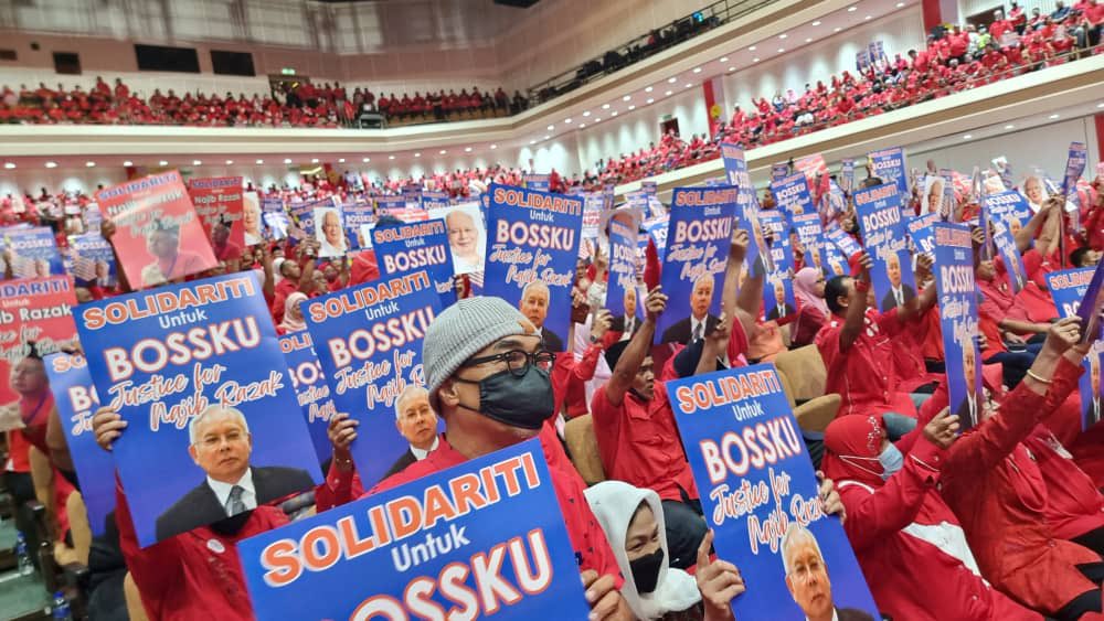 ahmadmaslan's tweet image. Ramai hadir di #PWTC #WTCKL Sabtu 27/8/22. Tujuan utk dengar Taklimat Presiden. Aturcara: Negaraku, Doa DS Jamil, aluan saya, TS Shafee Abdullah, DS Azalina, D Zaid Ibrahim (video), D Nizar Najib, Yana Najib (You Are Not Alone), video (lagu Warisan Sudirman), DS @DrZahidHamidi