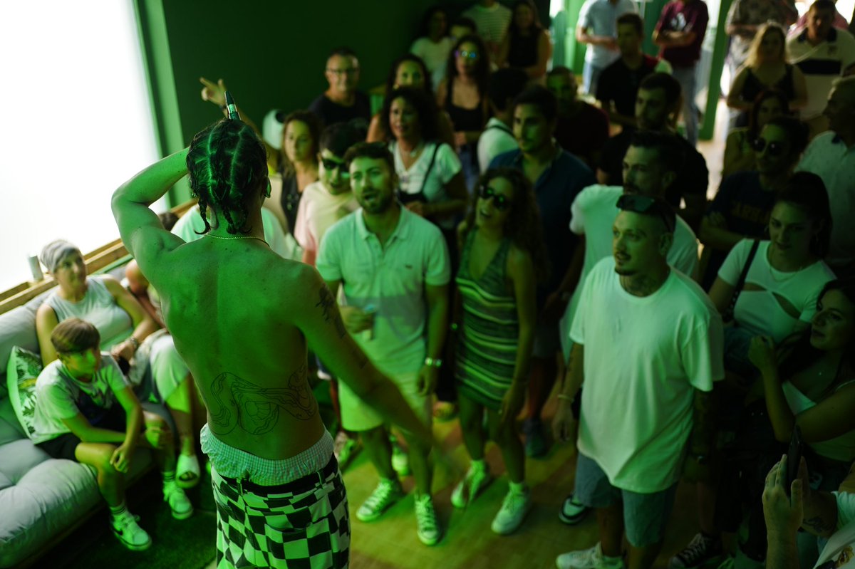 SerpesGaming's tweet photo. 🟢 Inauguración SERPES HALL

@lode_oficial 
@HugoTorreiro 
@elpandereteiro 
@akafresh__ 

📸 | 📹 Gonfly

🔋 @redbullESP 

¡Muchas gracias a todxs! https://t.co/oyFXN0QFBw