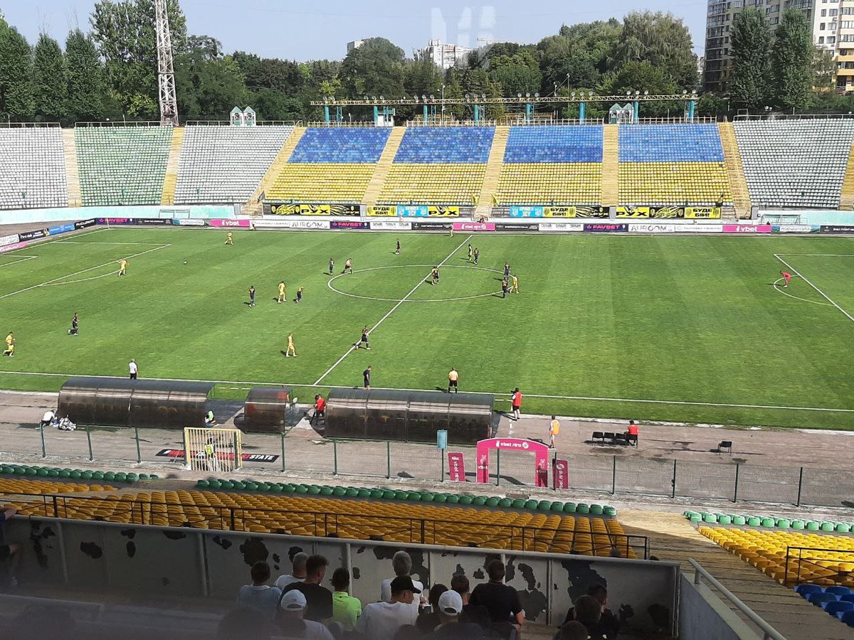DefenceU's tweet photo. The 32nd Ukrainian Football Championship has begun. The match between the teams from Lviv and Kharkiv lasted 4 hours 27 minutes, as it was interrupted by air alarms THREE times.
Football: more than a game.
📸 Rukh Lviv, https://t.co/aZe8ZJET13 https://t.co/zftT8ph7zB