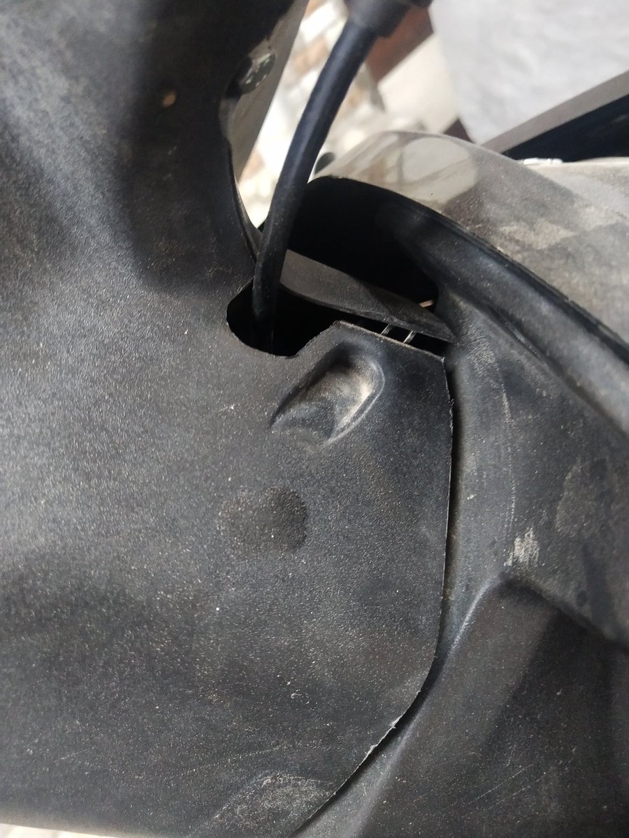 rahul941993's tweet photo. @tvsmotorcompany Wrost Service and unprofessional staff of TVS Motor Company.
After 1.5 month they arrange break leaver and after that they do a 3rd class service. your unprofessionaled employee broke my body part and also front try have misbalanced and noise issue. #chor #TVS https://t.co/k7QrFshM46