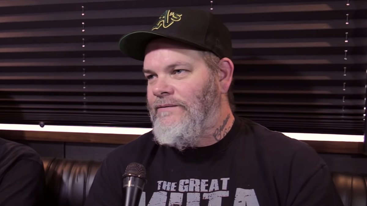Neurosis: Scott Kelly gibt Missbrauch an eigener Familie zu und beendet Musikkarriere
morecore.de/news/neurosis-…

Bild: YouTube / „Neurosis‘ Scott Kelly on Phil Anselmo: „I think he f**ked up, man.“ | Aggressive Tendencies“
#NEUROSIS #scottkellly