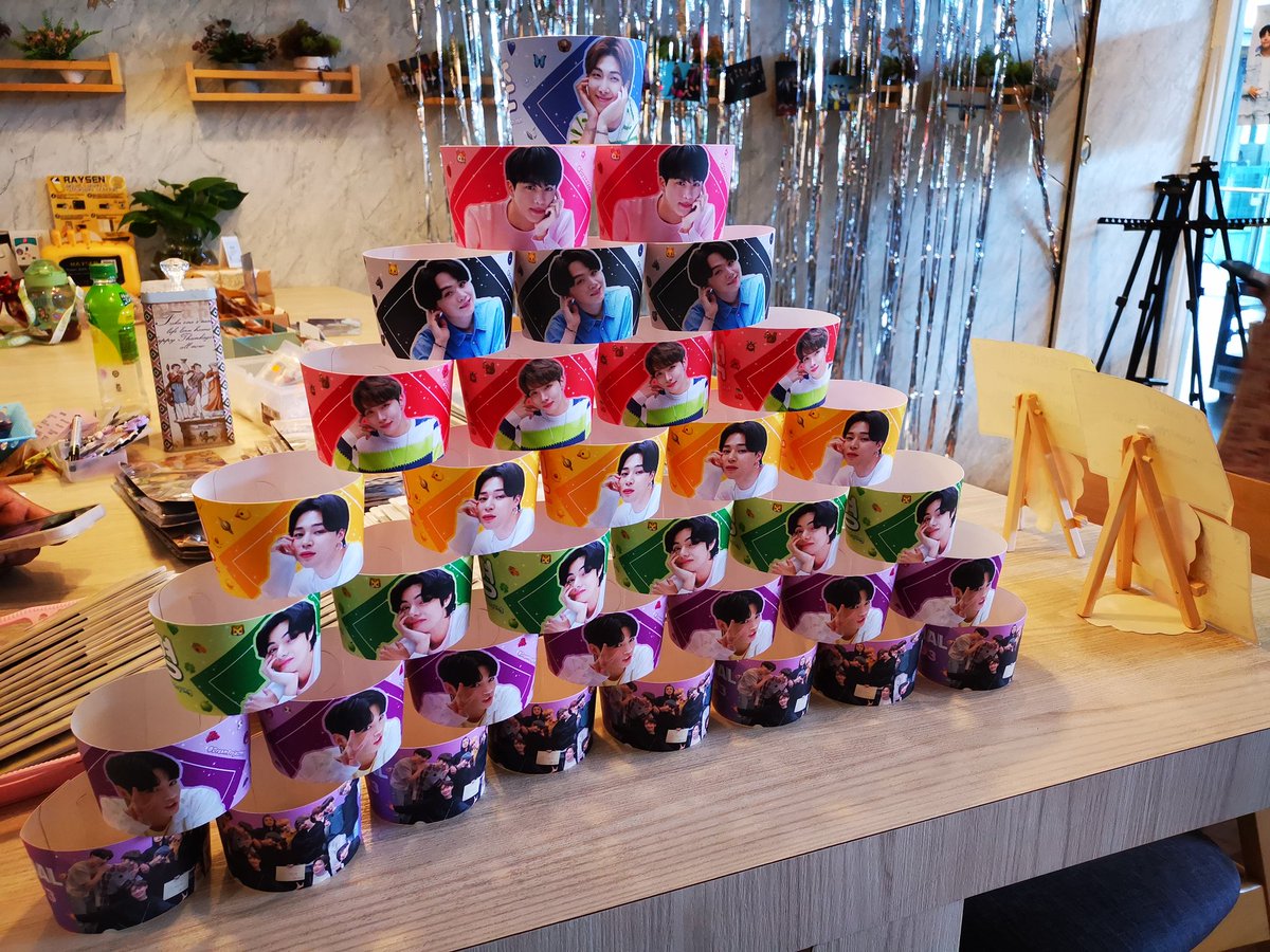 agitosky's tweet photo. Thank you so much everyone who coming &amp; support my lil business 💜💕🥰especially the organisers @DreamProjectMY. Is my first cupsleeve event so I was a bit awkward and shy to miggle around 🙈

It was so fun and met all of u!! Borahae 💜💜💜💜😘
#PlaydateWithBTS https://t.co/jUwv1LattR