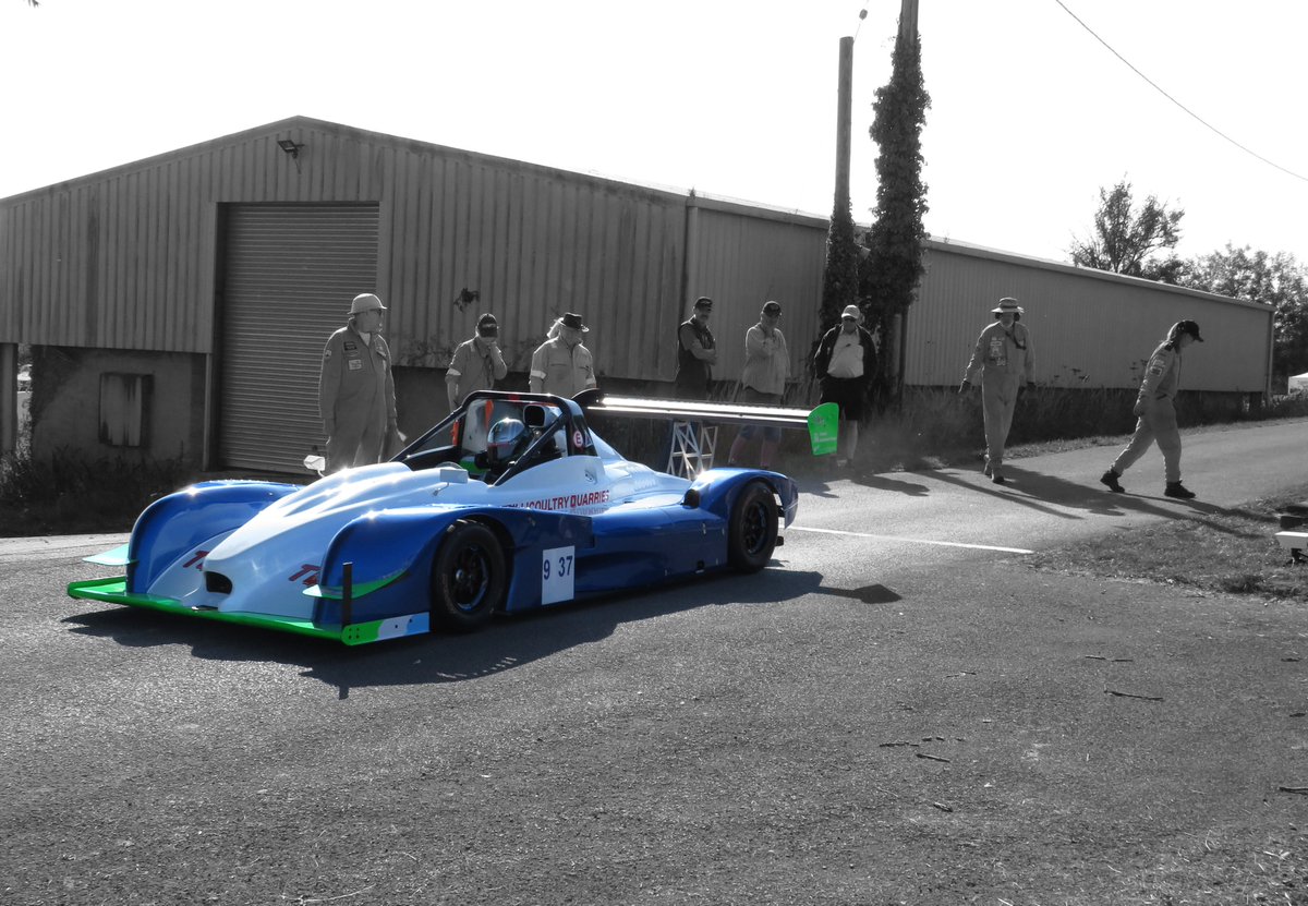 BondPhotograph3's tweet photo. Caught this at @GurstonHill yesterday! https://t.co/vFw4GKj3UO