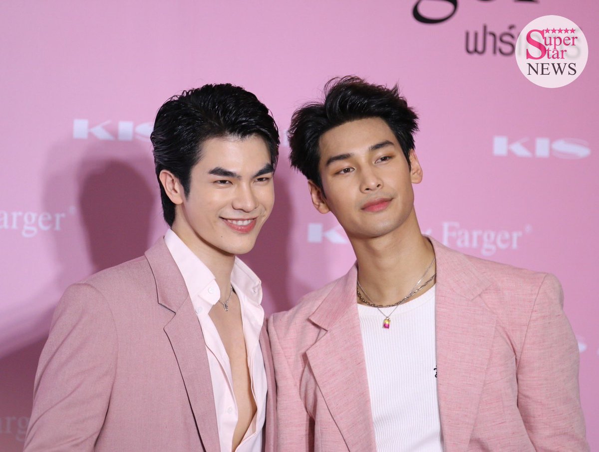 SuperstarnewsTH's tweet photo. มาย - อาโป ออกงานคู่ครั้งแรก แฟนๆ มาให้กำลังใจจน  KIS Beauty Store แทบแตก ร่วมกิจกรรมสุด EXCLUSIVE ที่ทาง  farger จัดขึ้น

#MileApo 
#มายอาโป 
#KISFARGERxMileApo
#farger
#KISXfarger
#MilePhakphum 
#Nattawin https://t.co/dUfO4tZp5r