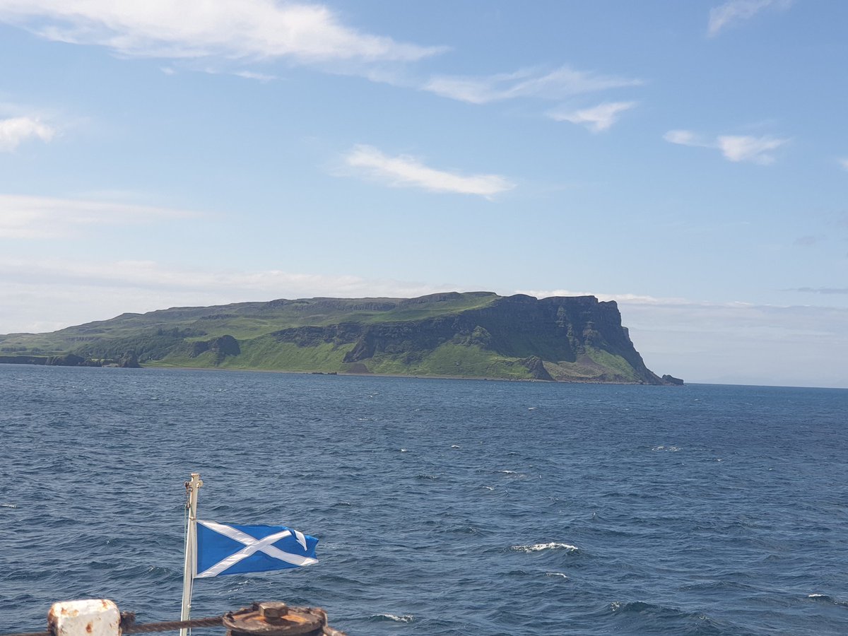 ScotlandDanders's tweet photo. Can you guess which island we went to visit? #outdoors #Scotland #SundayMorning #water #boat #getoutside https://t.co/9dXXIKKuBZ