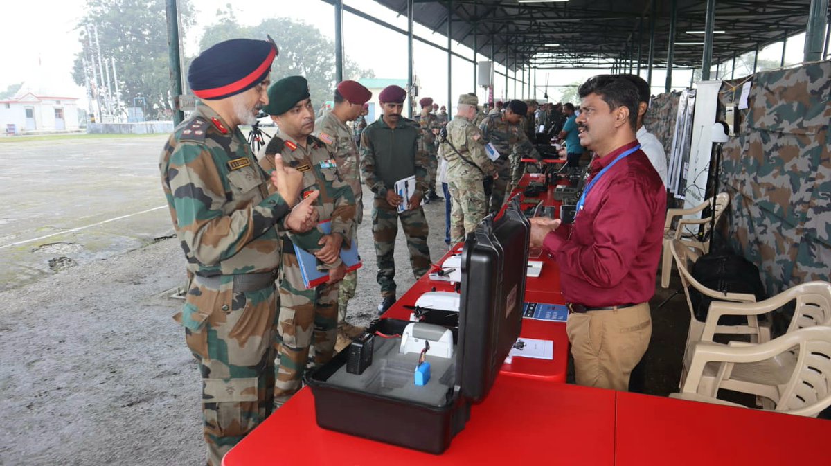 adgpi's tweet photo. #VajraPrahar

India-US Joint #SpecialForces Exercise #VajraPrahar culminated today at #Bakloh. An indigenously developed weapon &amp; equipment display was conducted after the exercise to showcase #AatmanirbharBharat prowess of the Nation.

#IndianArmy
#IndiaUSFriendship https://t.co/iygd6p8EPE