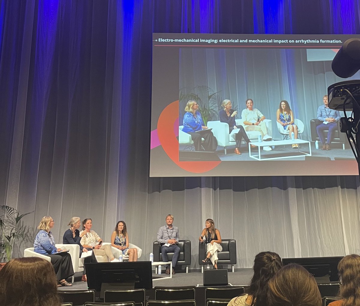 Proteom's tweet photo. @RachelterBekke fabulous talk! Great basic science session 🔝 https://t.co/BKa35TKVkP