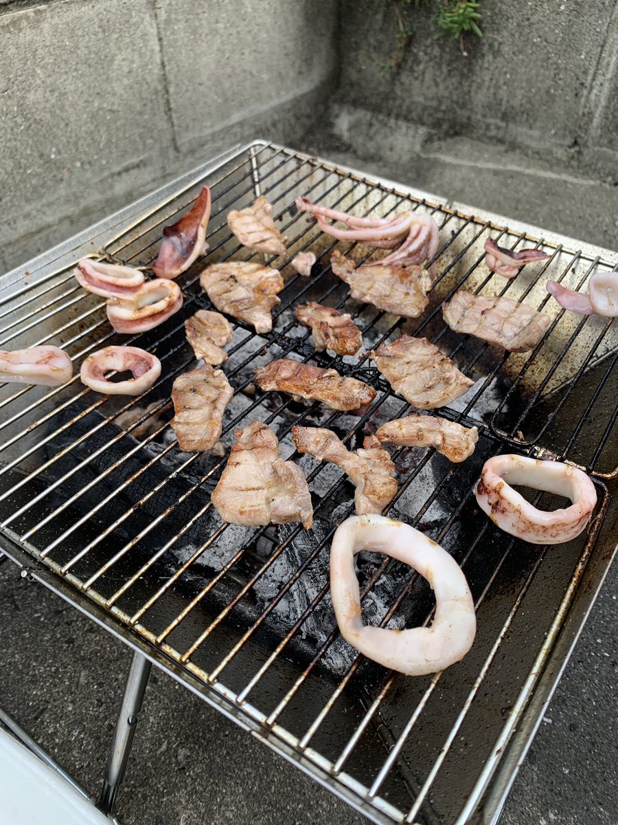BBQ！

外で飲むキンキンに冷えたビール（グルテンフリー の　のどごし生）は最強です♪
