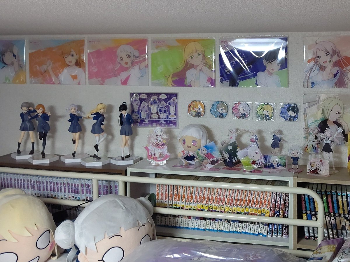 hanakoi_sora's tweet photo. 外出前に部屋の飾り付けを再び。。
なかなかのヲ部屋ではないかと思っています✨
ｼｱﾜｾ〜♡( ᵕ̤ૢᴗᵕ̤ૢ )☆

#ラブライブ
#Liella
#嵐千砂都
#宮下愛
#小原鞠莉
#西木野真姫 https://t.co/YdFKJwfYcY