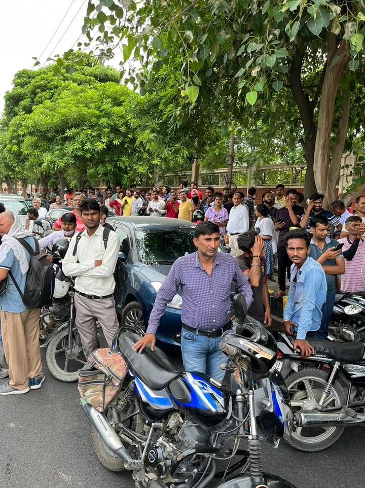 TheQuint's tweet photo. LIVE | People gather to watch #SupertechDemolition.
Follow updates on #TwinTowers demolition here: https://t.co/qqLnlMEDvz https://t.co/zbe6kDBGXI