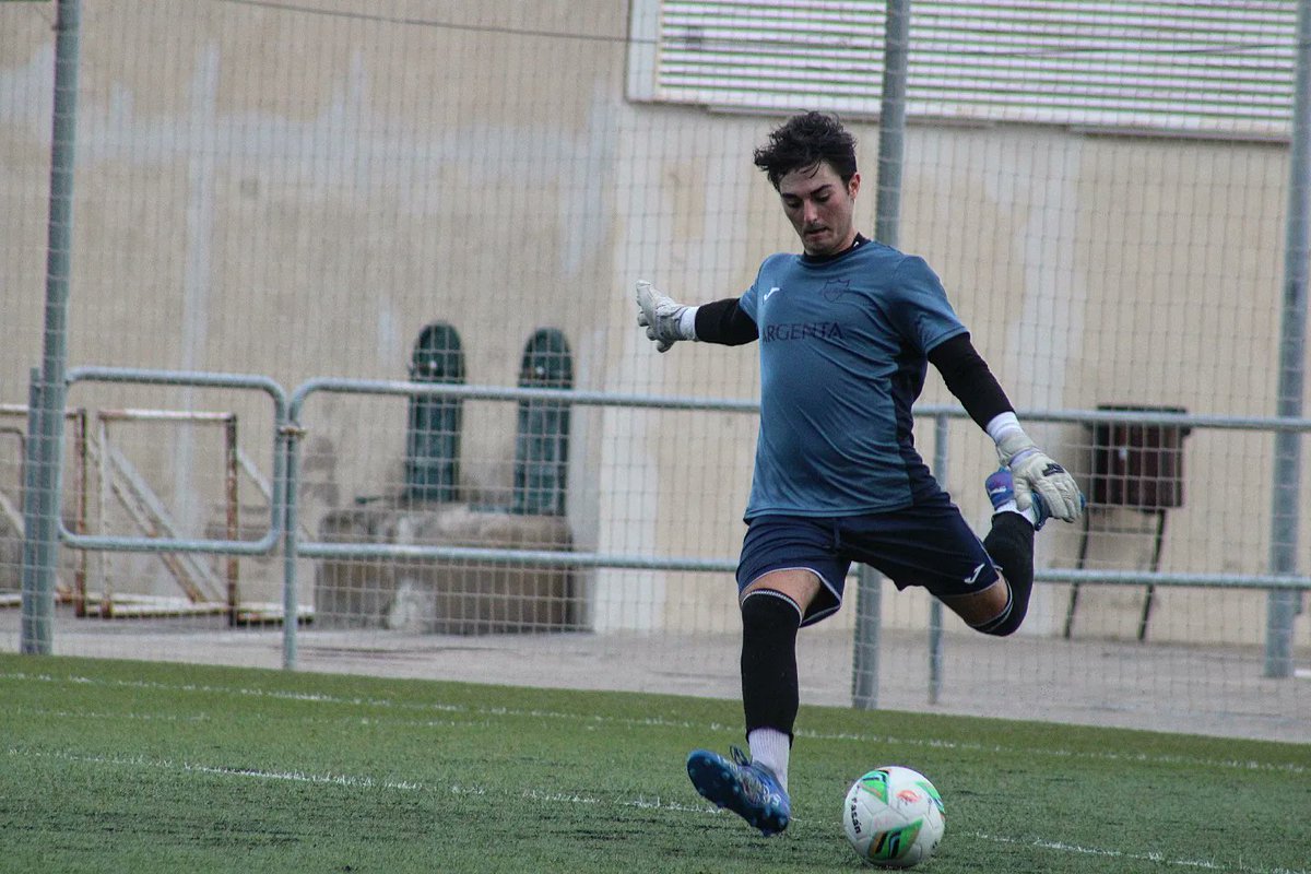 Alqueries C.F. (@alqueriescf) on Twitter photo 𝗣𝗿𝗲𝘁𝗲𝗺𝗽𝗼𝗿𝗮𝗱𝗮| primer equipo
El Amateur A dio por finalizada la temporada con una victoria ante <a href="/fundalbinegra/">Fundació Albinegra</a>.
⚽: Felipe y @hector_gargallo
A seguir trabajando, con la mirada puesta en la liga. 🔜
¡Vamos Niño! 💙💛
#alqueriescf #somdelniño #unamaneradevivir 𝗣𝗿𝗲𝘁𝗲𝗺𝗽𝗼𝗿𝗮𝗱𝗮| primer equipo
El Amateur A dio por finalizada la temporada con una victoria ante <a href="/fundalbinegra/">Fundació Albinegra</a>.
⚽: Felipe y @hector_gargallo
A seguir trabajando, con la mirada puesta en la liga. 🔜
¡Vamos Niño! 💙💛
#alqueriescf #somdelniño #unamaneradevivir