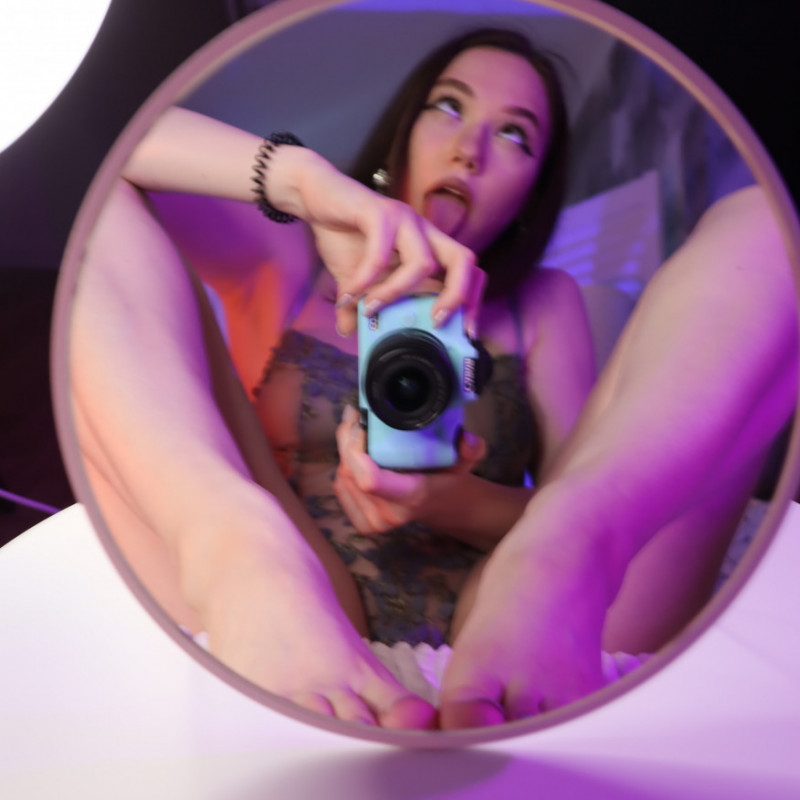 lindamlem's tweet photo. Yay! I just sold my Store Item: mirror photoset! Check it out here https://t.co/TaCVMMNwWp #MVSales https://t.co/OFxzWBAHOp