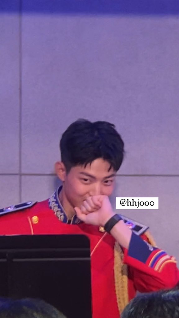 2022.08.28 #도운

수줍어하는 이 강쥐 모임…???💗