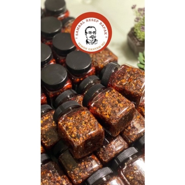 lauarie's tweet photo. Saya menjual CHILI OIL seharga Rp35.000. Dapatkan di Shopee sekarang! https://t.co/KoRP3UowBu #ShopeeID https://t.co/X9wRSSznxt