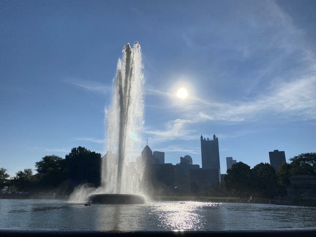 kamenta's tweet photo. Soak it up, Pittsburgh. Soak it up. ๐๐๐ค๐ #NoFilterNeeded #GoodbyeToSummer #wpxi https://t.co/WmsKoeoh9r