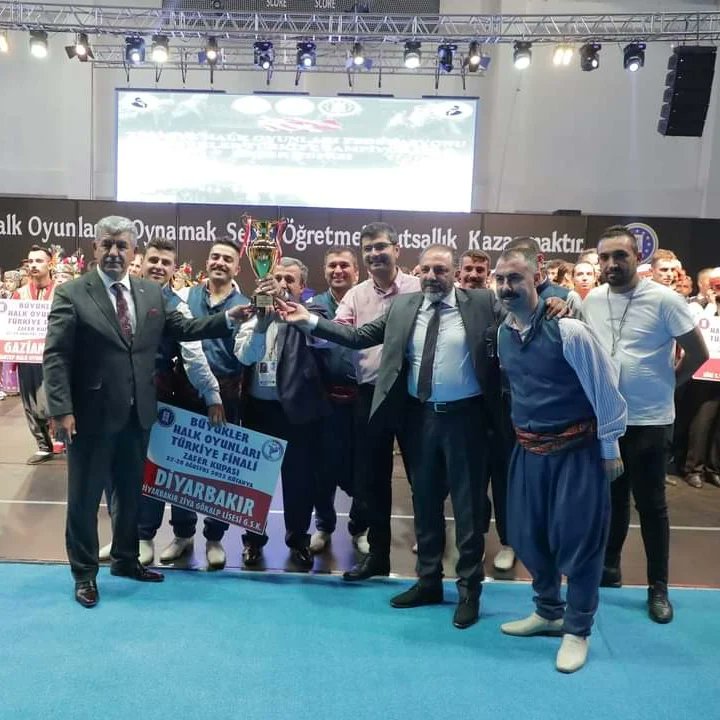 akturk_devrim's tweet photo. #Diyarbakır halayda Türkiye birincisi oldu | Büyükler Halk Oyunları Türkiye Şampiyonu #Diyarbakır'dan
#Amed #Diyarbekir #delilo #halay ...

Link: https://t.co/IeBtnJRFHp https://t.co/vzRwtQhMna