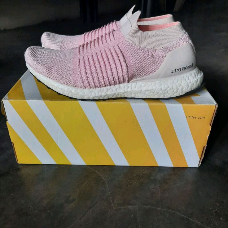 aMypsycHo's tweet photo. Saya menjual ADIDAS ULTRABOOST LA... seharga Rp999.000. Dapatkan di Shopee sekarang! https://t.co/i2kuBd1ySG #ShopeeID https://t.co/oqfHIIntZo