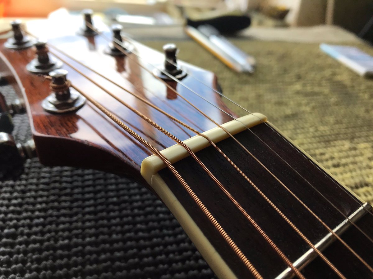 ABGuitartech's tweet photo. Another new bone top nut shaped and fitted. #guitartech #guitartechnician #guitarrepair #guitarrepairs #topnut #guitarworkshop https://t.co/kwFKGweTlC