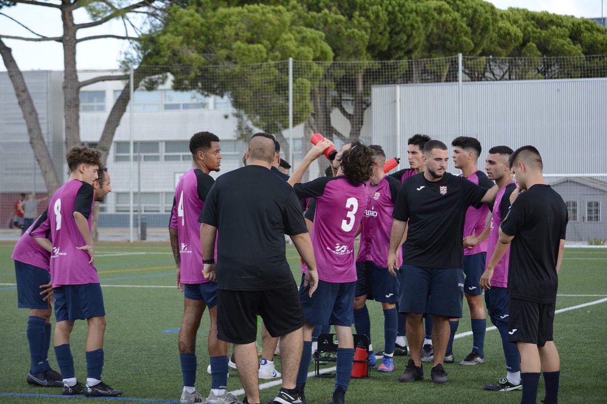 UDVistaAlegre's tweet photo. 📸 Imágenes del partido entre #UDVA 🆚 @uesitges B por @ricard0olaya0gaudes. https://t.co/ByiBh7075P
