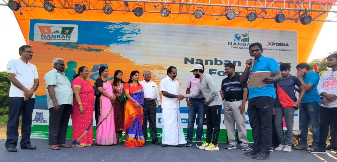 Aariarujunan's tweet photo. Happy to have shared stage with Hon'ble Minister @SMeyyanathan to wave off flag and start the 2nd year Marathon of Nanban Sports Foundation (NSF). Hearty wishes to all the participants &amp; winners.
@SMeyyanathan #NSF #Nanbansportsfoundation #fitindia https://t.co/z8DH3G6Zn5