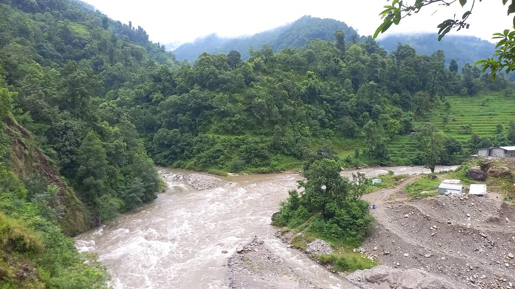 bhnadarisudeep's tweet photo. चेपेको तिरैतिर, भिरै भिर #Rainas #Lamjung
#Travel #NepalHimalayas https://t.co/5gMzYlaFS5