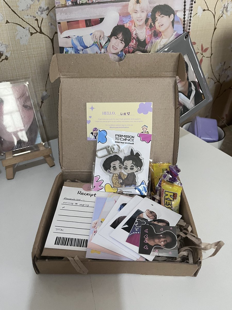 kookahchu's tweet photo. 𓂃✳︎ happy mail 📦 ꒰ #kookahchumails  ꒱ ✨

— my taekook keyring arrived home safely ! thank you so much for the smooth transaction &amp; for the freebies @busankmstudios ! super cutie talaga huhu. 'til our next po 💗 

#bybusankmstudios https://t.co/qVf9ke6MBX