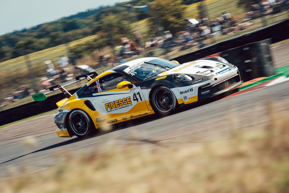 teamparkeracing's tweet photo. Chequered flag and it’s a double podium with @WillAspin and Nick Jones on the Pro Am and Am rostrum respectively. Here’s how we finished:

Pro
P5 - @KiernJ 
P9 - @JakeGiddings77 
P10 - @ScottMalvern 

Pro Am
P3 - @WillAspin 
P4 - @RyanRatcliffeR 

Am
P2 - Nick Jones

#porsche https://t.co/F2p6BpDcun