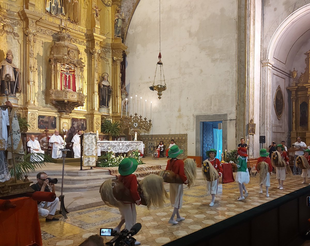 carme_pino's tweet photo. Sant Agustí.
#cavallets #convent #festa https://t.co/SWg0iAvpfd
