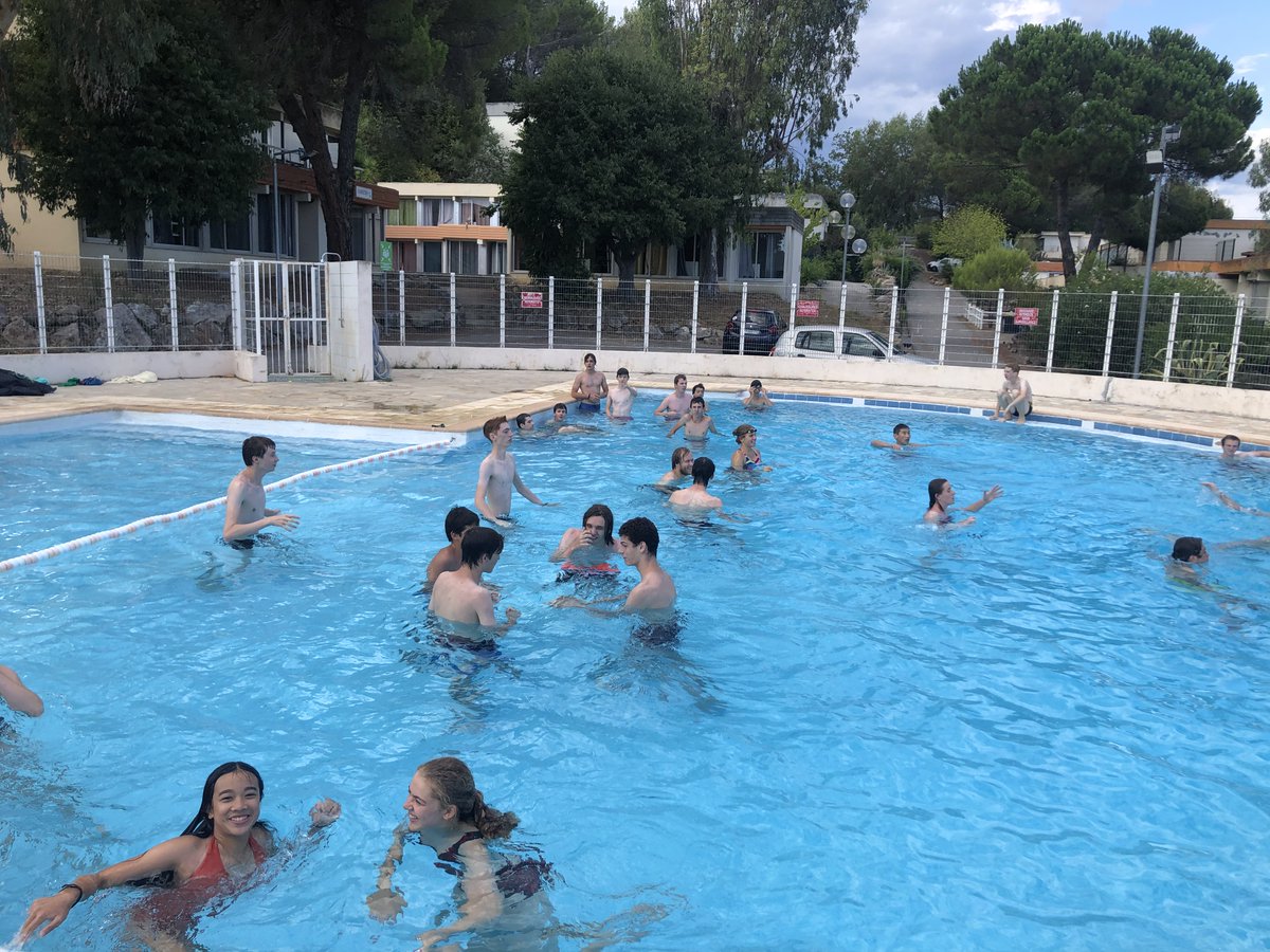 MathsOlympiques's tweet photo. Notre stage d'été est terminé !☀️ Nos 80 stagiaires ont pu apprécier pleinement leur séjour à Valbonne pour approfondir leurs connaissances ou découvrir les mathématiques olympiques, tout en profitant de nombreuses autres activités organisées par nos 27 bénévoles !⚽️🏐🤽🎲🐔🦊🐍 https://t.co/BeTB8xuV2w