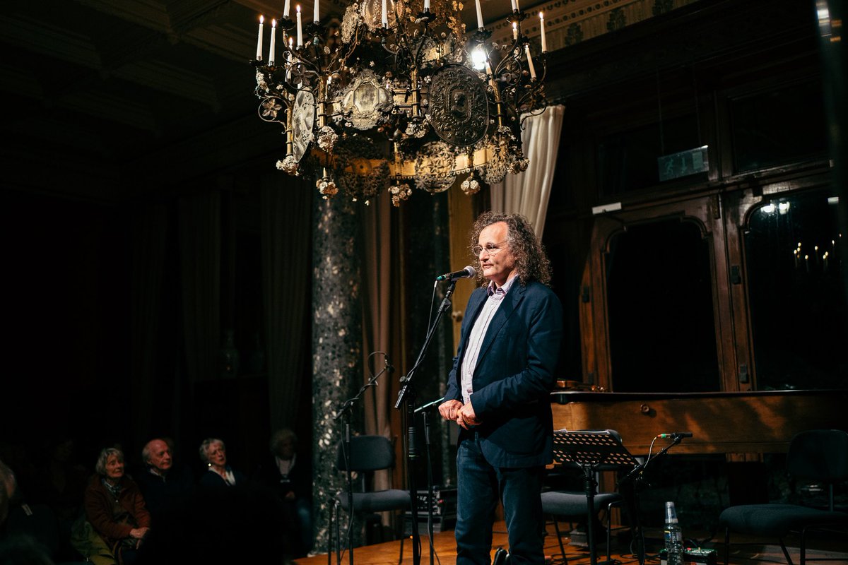 MastersOfTradition (@mastersoftradit) on Twitter photo 🚨 Tickets for all concerts today are SOLD OUT 🚨
There’s still a handful of seats left for the Cainteanna (Talk) at <a href="/BantryHouse/">Bantry House& Garden</a> at 3.30pm - ‘Remembering Dennis Cahill - the man and his music - discussion led by <a href="/MHayesmusic/">Martin Hayes</a>. Tickets €20 available online or on the door 🚨 Tickets for all concerts today are SOLD OUT 🚨
There’s still a handful of seats left for the Cainteanna (Talk) at <a href="/BantryHouse/">Bantry House& Garden</a> at 3.30pm - ‘Remembering Dennis Cahill - the man and his music - discussion led by <a href="/MHayesmusic/">Martin Hayes</a>. Tickets €20 available online or on the door