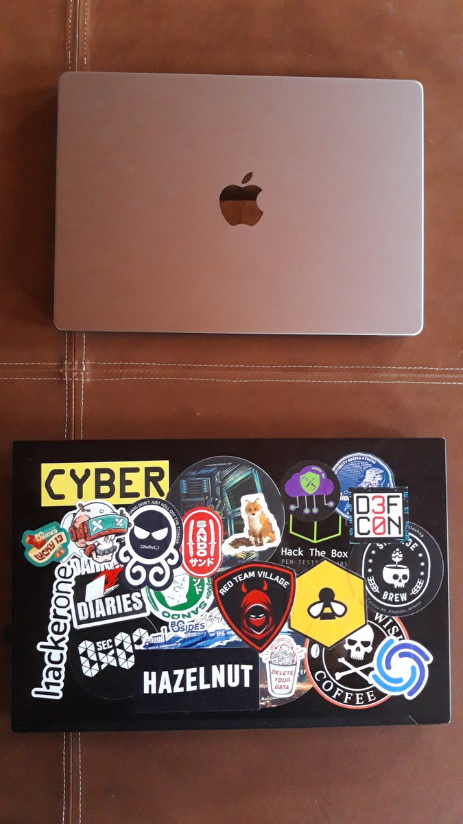 vict0ni's tweet photo. There are two types of computer geeks: https://t.co/LcBeFOXS8z