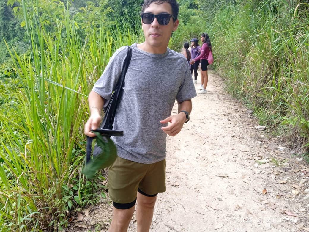 lsegoviaochoa's tweet image. Mi papá y sus fotos que no te da tiempo para acomodarte #dad #avila #cortafuego