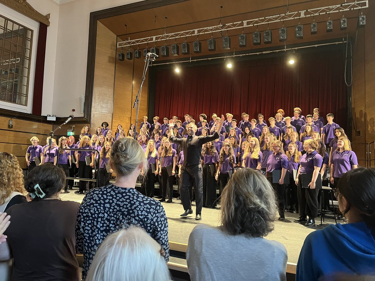 Kilpatrickcoach's tweet photo. Thank you @nycgb and @gregbeardsell and all the conductors and staff who made the NYCGB Training Choir course and concert so very special. This group of 16-18 year olds is amazing. Such dedication, passion and talent! https://t.co/8oh16Or2tH