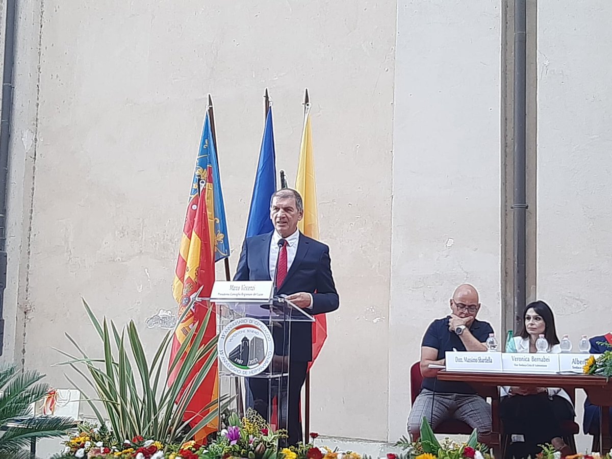 MarcoVincenzix's tweet photo. Un sabato tra le tradizioni del territorio, quello di ieri 👇 

A #Valmontone, per le celebrarazioni in occasione del 35esimo anniversario del gemellaggio con la città spagnola di Benifaió

A #Labico, alla processione in onore di San Rocco, protettore della città. https://t.co/o475biW0k2