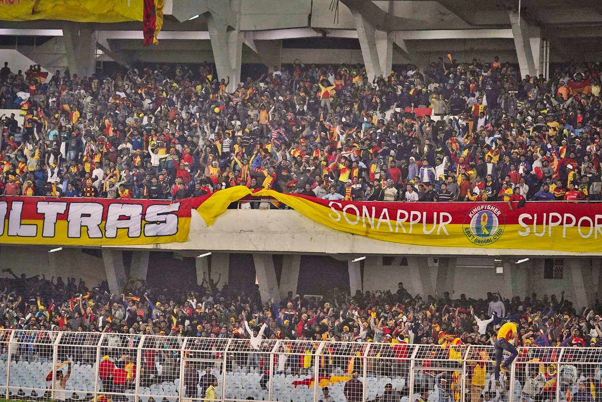 eastbengal_fc's tweet photo. Can't wait to see all of you, #TorchBearers! 🫡🔴🟡

বিপক্ষ সাবধান! আজ গ্যালারি কাঁপাতে আসছে আমাগো সমর্থকরা! 🔥

#JoyEastBengal #EmamiEastBengal #KolkataDerby #DurandCup #EEBATKMB https://t.co/iiU5RoHH7Q