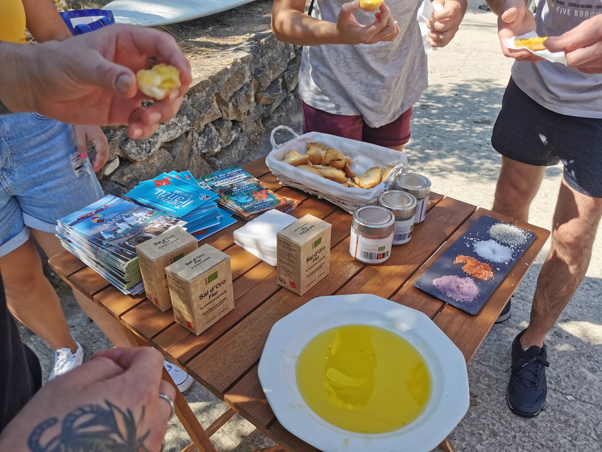 tierrasDiranzu's tweet photo. ¡Animaos este domingo en el #EmbalsedeAlloz en #Lerate con la visita en piragua una cata de sales ecológicas de #SalinasdeOro con aceite de oliva virgen y pan artesano!! 😍😍😋 https://t.co/gfyeFLoTBb