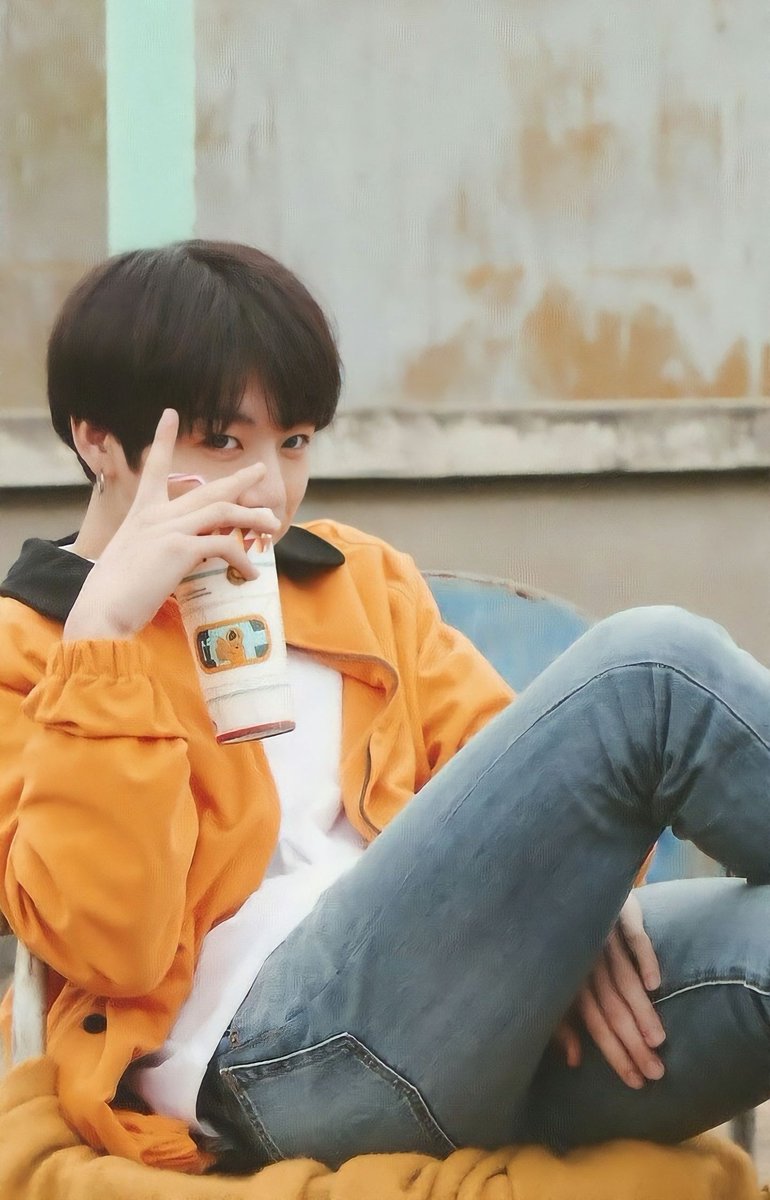 (retweet and reply pls♡)

- I vote for #Jungkook of  <a href="/BTS_twt/">방탄소년단</a> for #AudacyAOTS Artist of the Summer.