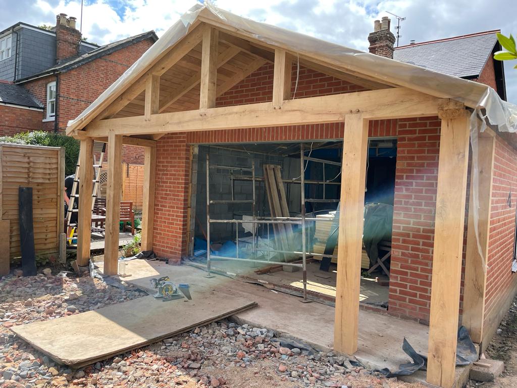 simply_oak's tweet photo. Simply oak was commissioned to design, fabricate and install a porch utilising housing the mortice and tenon joints to prevent racking . Very pleased with the outcome at a 6m span https://t.co/O3XsbgXg5r