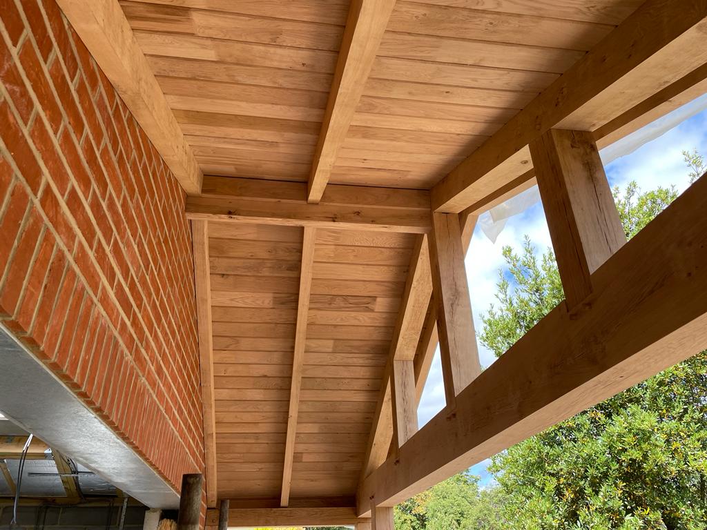 simply_oak's tweet photo. Simply oak was commissioned to design, fabricate and install a porch utilising housing the mortice and tenon joints to prevent racking . Very pleased with the outcome at a 6m span https://t.co/O3XsbgXg5r