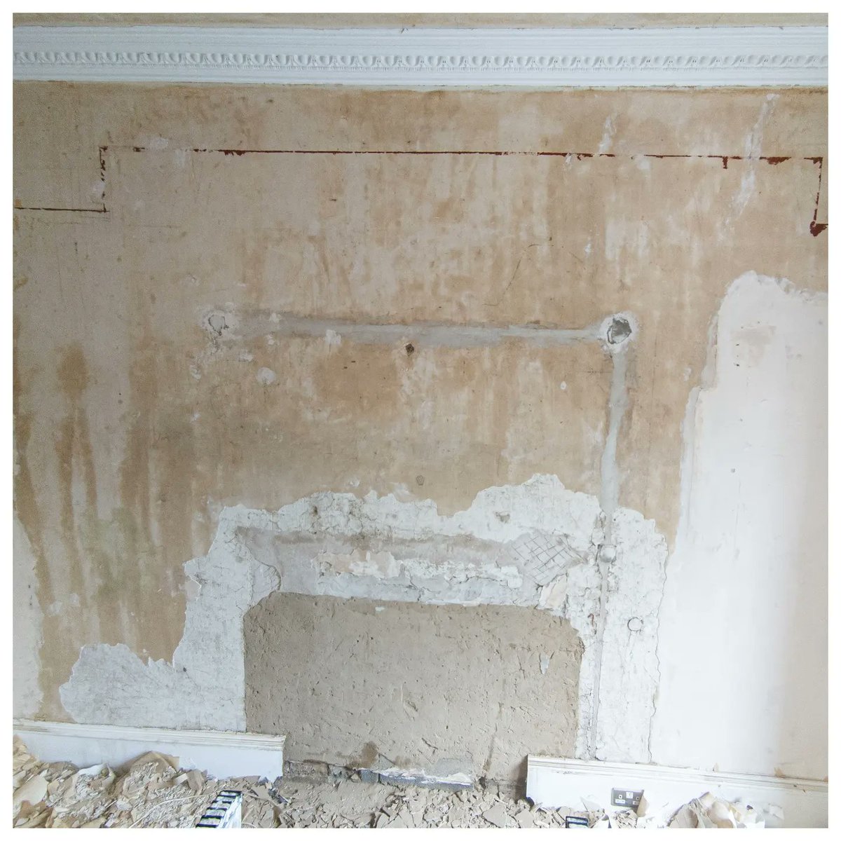 GeerafDecorator's tweet image. One fireplace removed 🔥
Two decorators worked on the project 🦒
Three rooms, hall and kitchen stripped, plastered and sprayed 🧑‍🎨
Four weeks of hard work 👷
Five windows glossed 🌟
Six radiators refreshed🌡️
Seven doors changed colour 🚪

#edinburghdecorator
#geerafdecorators