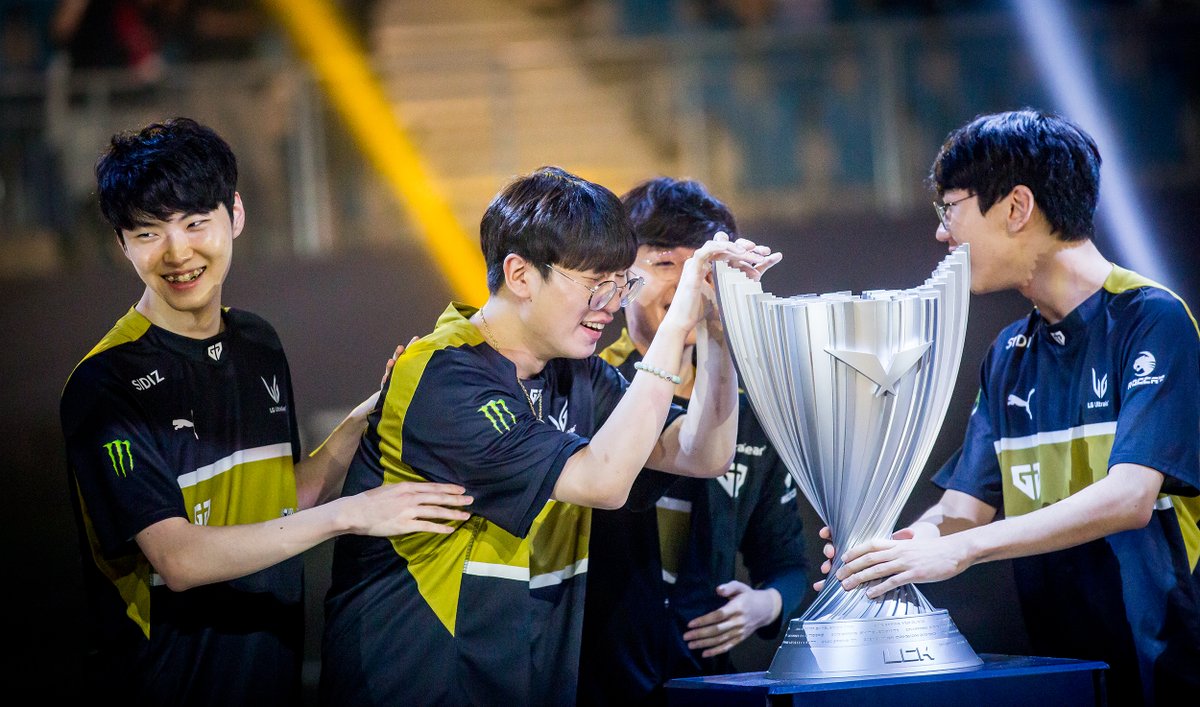 akali_roll_back's tweet photo. 20220828 LCK SUM FINAL #GEN https://t.co/GcjgXoWThe