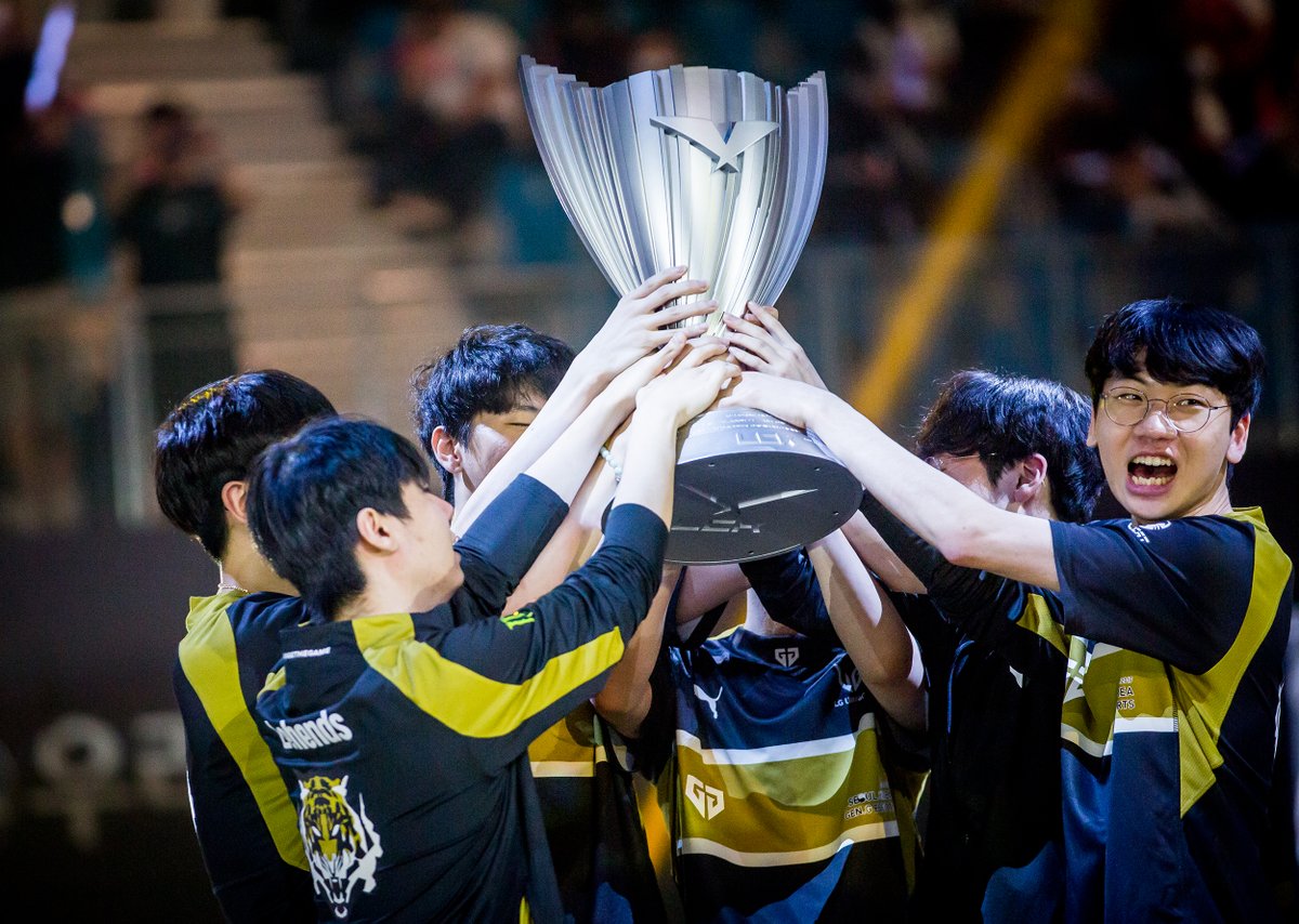 akali_roll_back's tweet photo. 20220828 LCK SUM FINAL #GEN https://t.co/GcjgXoWThe