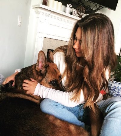 Stephan55571216's tweet photo. Alone at home with my dog😔😒 https://t.co/4Eq3R99zVM