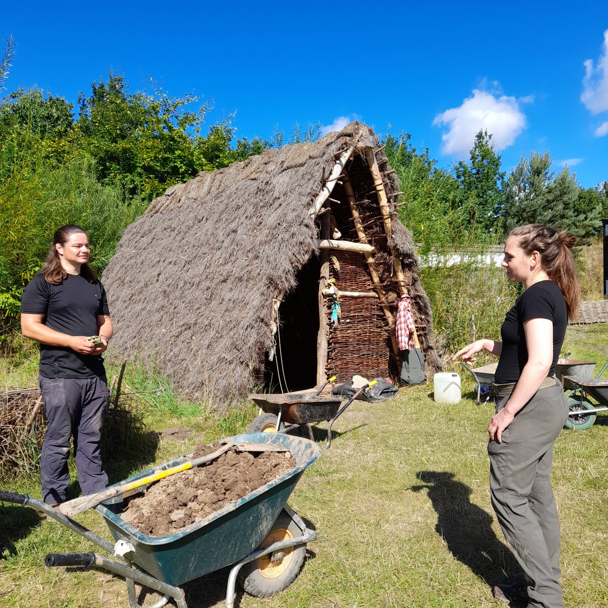 JarrowHall's tweet photo. You may have noticed some works going on down in our Anglo Saxon Village. Our amazing volunteers are working on daubing our Grubenhaus reconstructions
#JarrowHall #SouthTyneside #Farm #WattleAndDaub https://t.co/La4OUo0USs