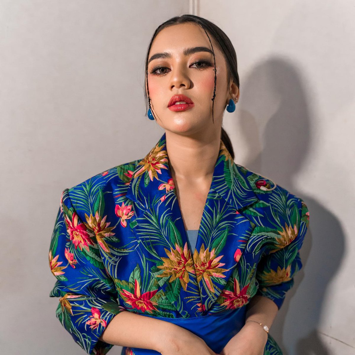 ZivellasBali's tweet photo. Terimakasih @bankbri_id sudah mengundang @zivamagnolya untuk memeriahkan acara Malam Pengundian Britama Festival 🙏🏻
Sc: @ZivellasOFC

📸 @aii.sv
💄 @fauziaahanum
👗 @eksydharmawan
💇🏻‍♀️ @trihelpy
#ziva #zivamagnolya #zivellasofficial https://t.co/R9AFWJH9vn